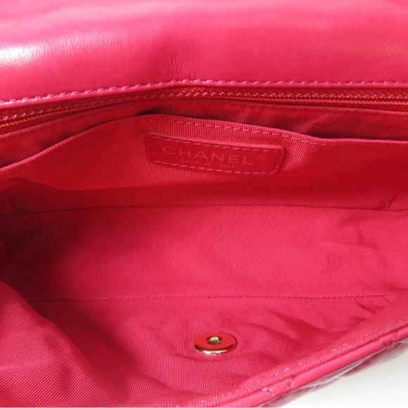 U already know I come with the best red Chanel charmer it’s so dope🌈🌈 - Picture 7 of 11